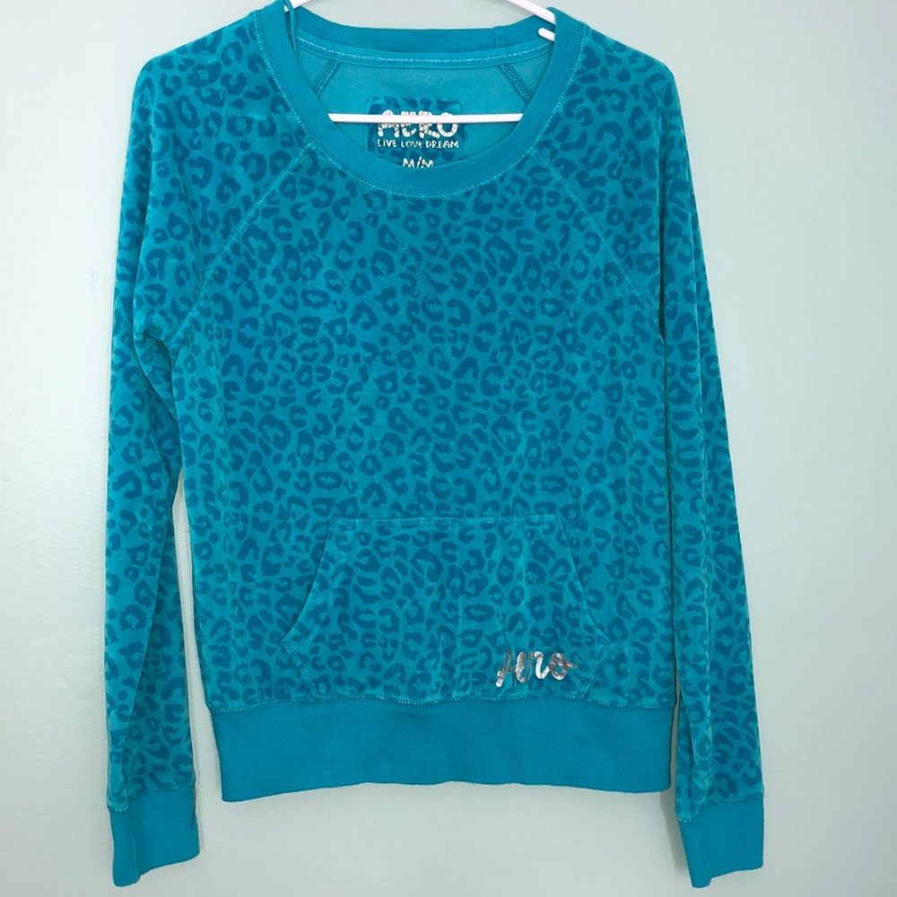 ⭐️NWOT - Aero - Velour Cheetah Print Sweater